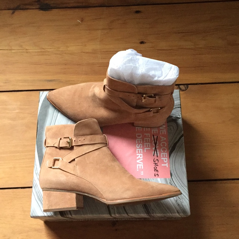Cute suede ankle boot - as NEW